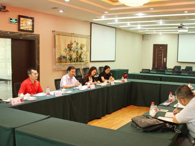 成都理工大学到我校交流采购工作